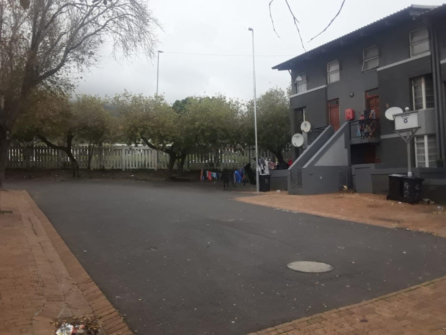 2 Bedroom Property for Sale in Zonnebloem Western Cape